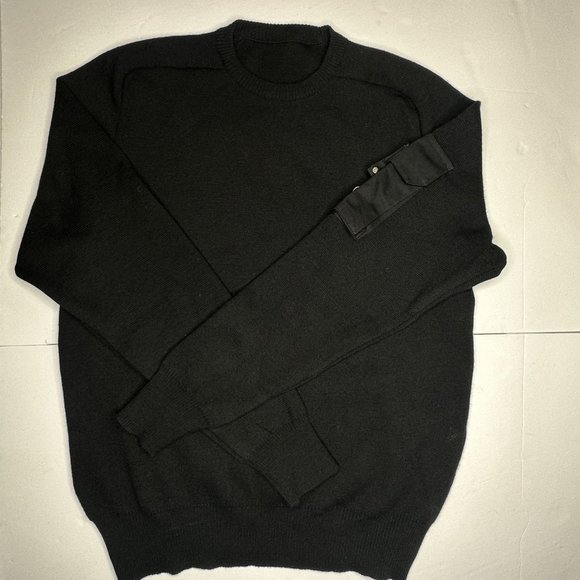 MEN'S SWEATER - SIZE MEDIUM. BLACK. LONG SLEEVE. UNIQUE - Picture 4 of 6